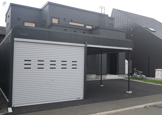 カスケードガレージにカーポートをプラス（アスファルトはスギナの発生しない構造になってます。）　リフォーム施工後