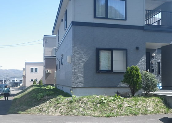 コンクリート擁壁（パネコート）※コンクリートの劣化を抑える劣化予防材を施しております。　リフォーム施工前