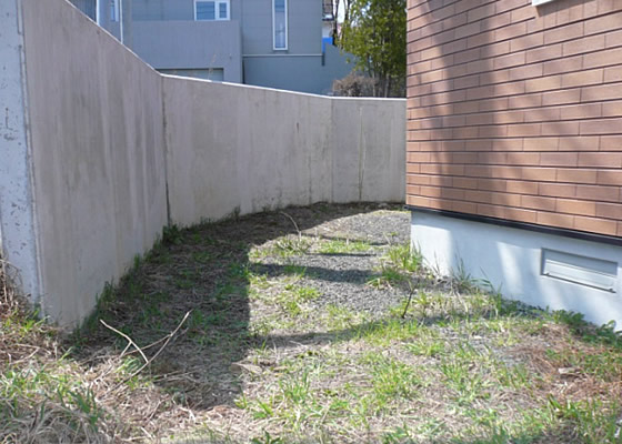 通路工事(ＢＣレンガとティーナの混合)　リフォーム施工前